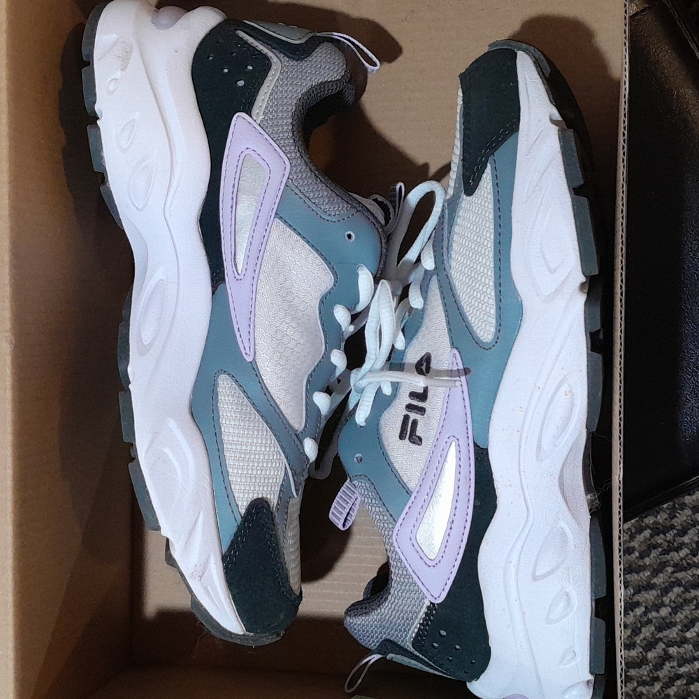 Sneakers